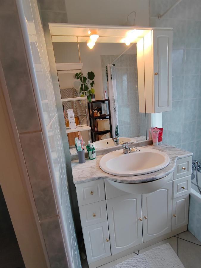 Chambre Sur Dans Maison Chez L'habitant *